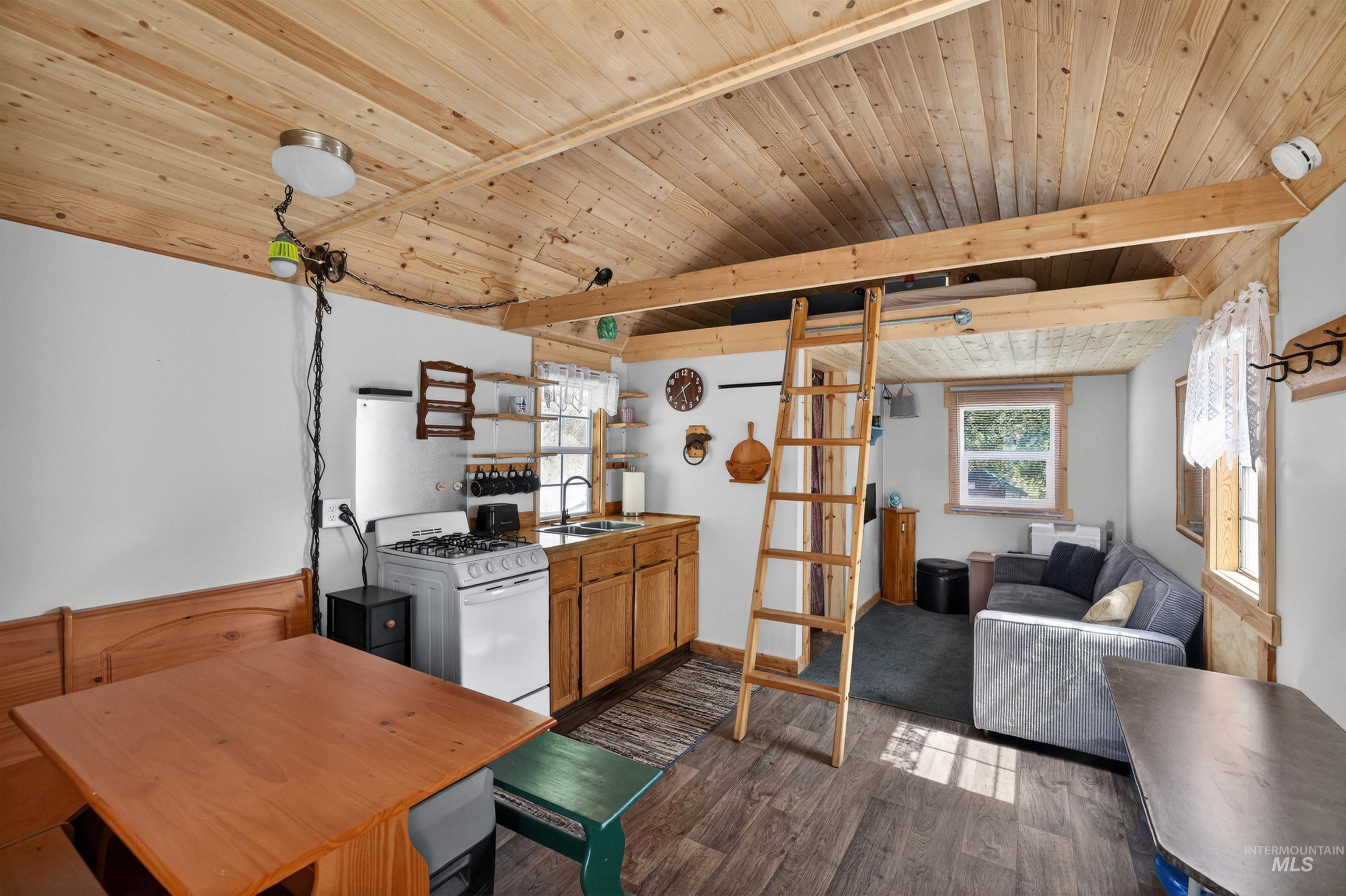 506 Hilltop Rd, Cascade, Idaho 83611, 1 Bathroom, Residential For Sale, Price $170,900, 99001196