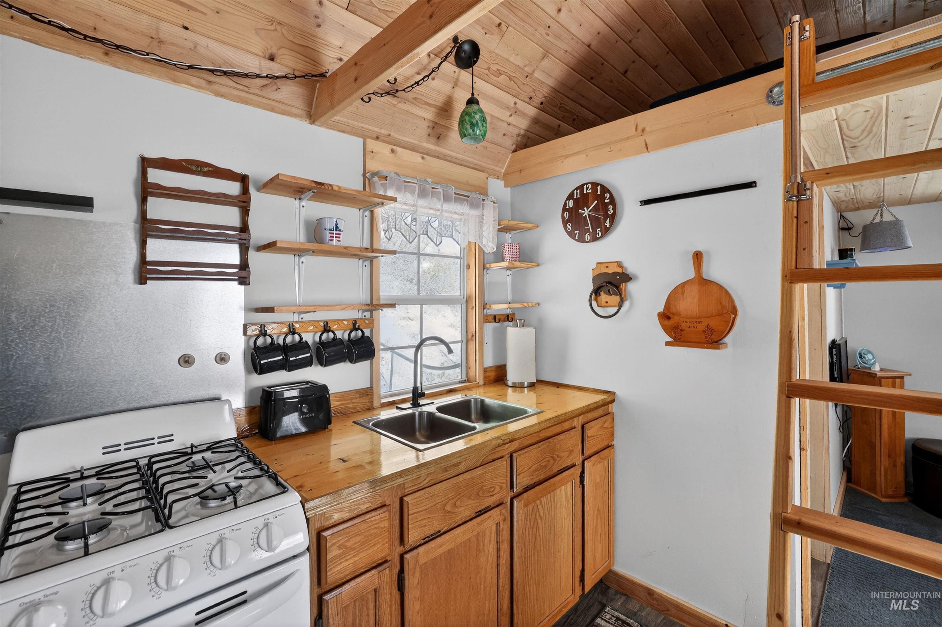 506 Hilltop Rd, Cascade, Idaho 83611, 1 Bathroom, Residential For Sale, Price $170,900, 99001196