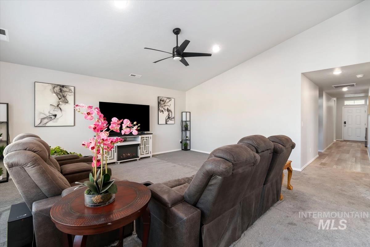 11194 Newton St, Caldwell, Idaho 83605, 4 Bedrooms, 2 Bathrooms, Residential For Sale, Price $424,900, 99001197