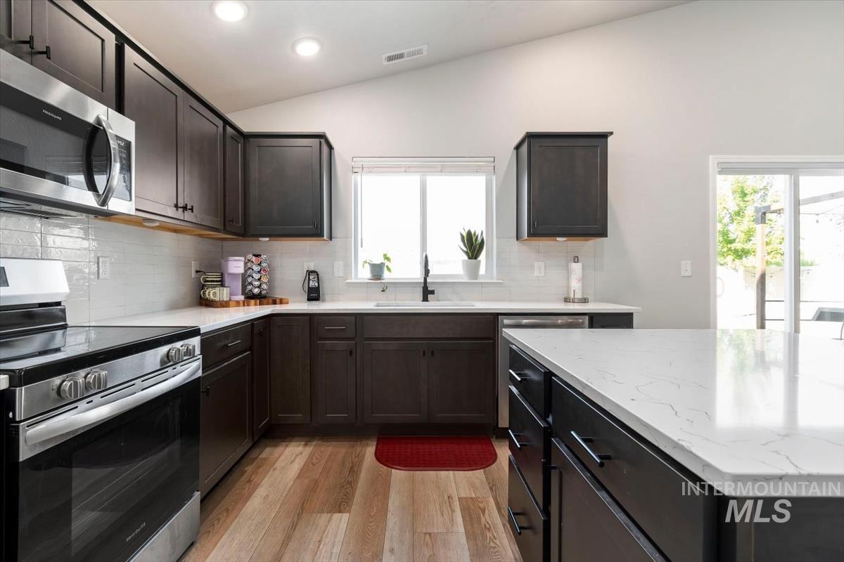 11194 Newton St, Caldwell, Idaho 83605, 4 Bedrooms, 2 Bathrooms, Residential For Sale, Price $424,900, 99001197