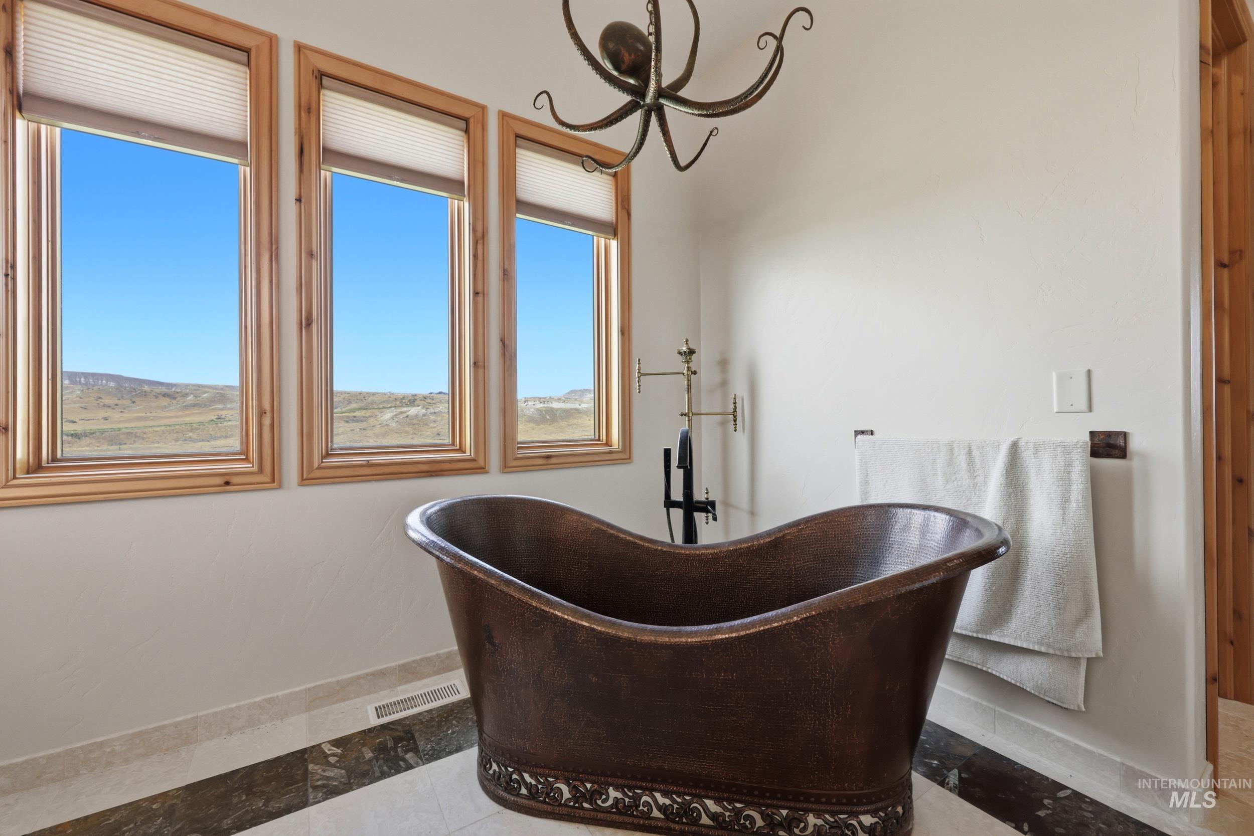 108 Twilight Trail, Marsing, Idaho 83639, 2 Bedrooms, 2 Bathrooms, Residential For Sale, Price $925,000, 99001204