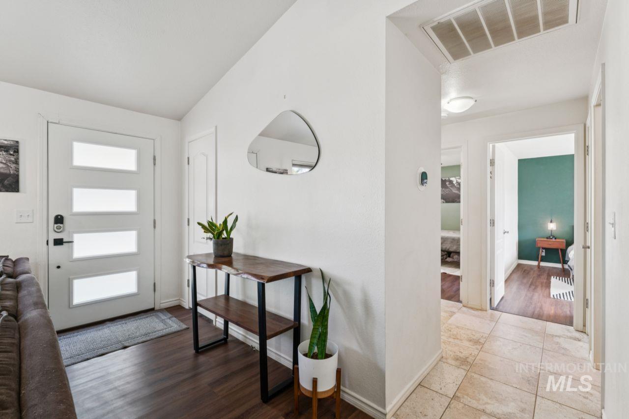 3055 S Virginia Ave, Boise, Idaho 83705, 2 Bedrooms, 1 Bathroom, Residential For Sale, Price $369,000, 99001206