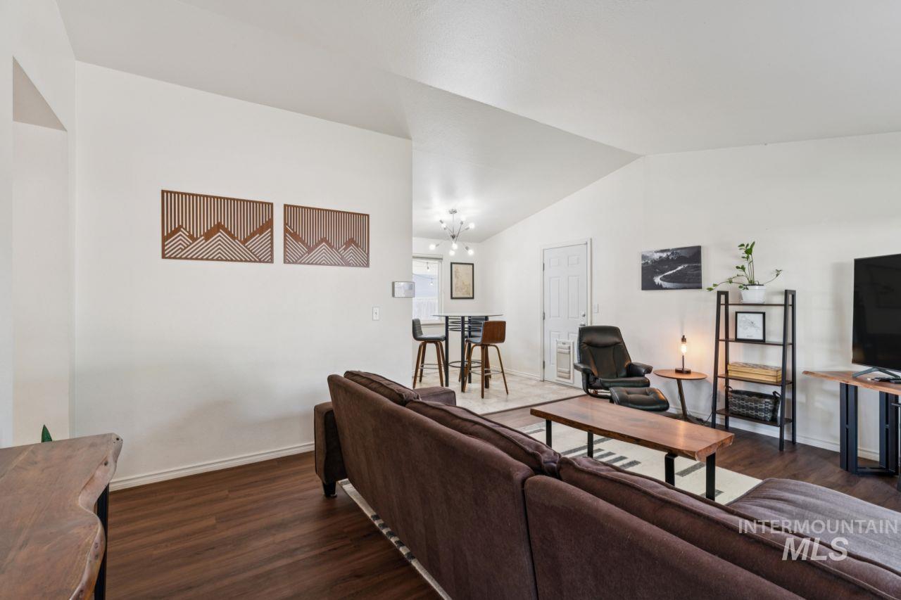 3055 S Virginia Ave, Boise, Idaho 83705, 2 Bedrooms, 1 Bathroom, Residential For Sale, Price $369,000, 99001206