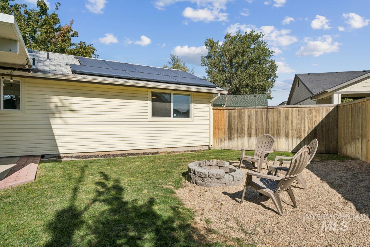 3055 S Virginia Ave, Boise, Idaho 83705, 2 Bedrooms, 1 Bathroom, Residential For Sale, Price $369,000, 99001206
