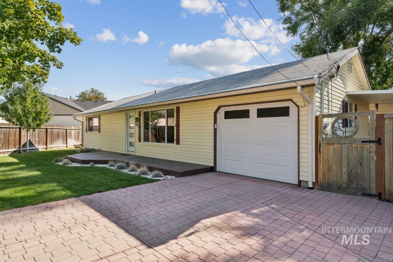 3055 S Virginia Ave, Boise, Idaho 83705, 2 Bedrooms, 1 Bathroom, Residential For Sale, Price $369,000, 99001206