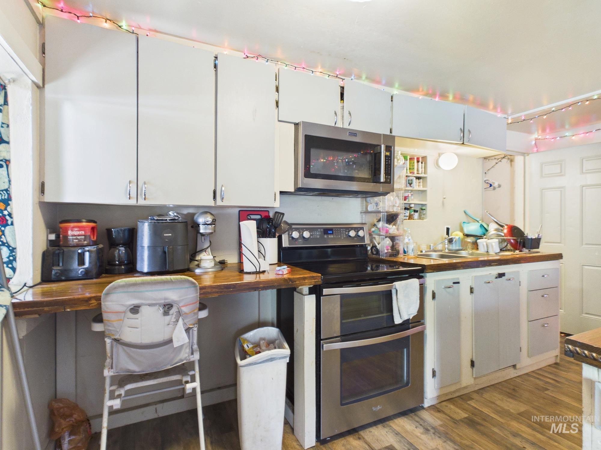 831 E 1st St & 207 S DeClark, Emmett, Idaho 83617, 3 Bedrooms, 2 Bathrooms, Residential For Sale, Price $360,000, 99001207