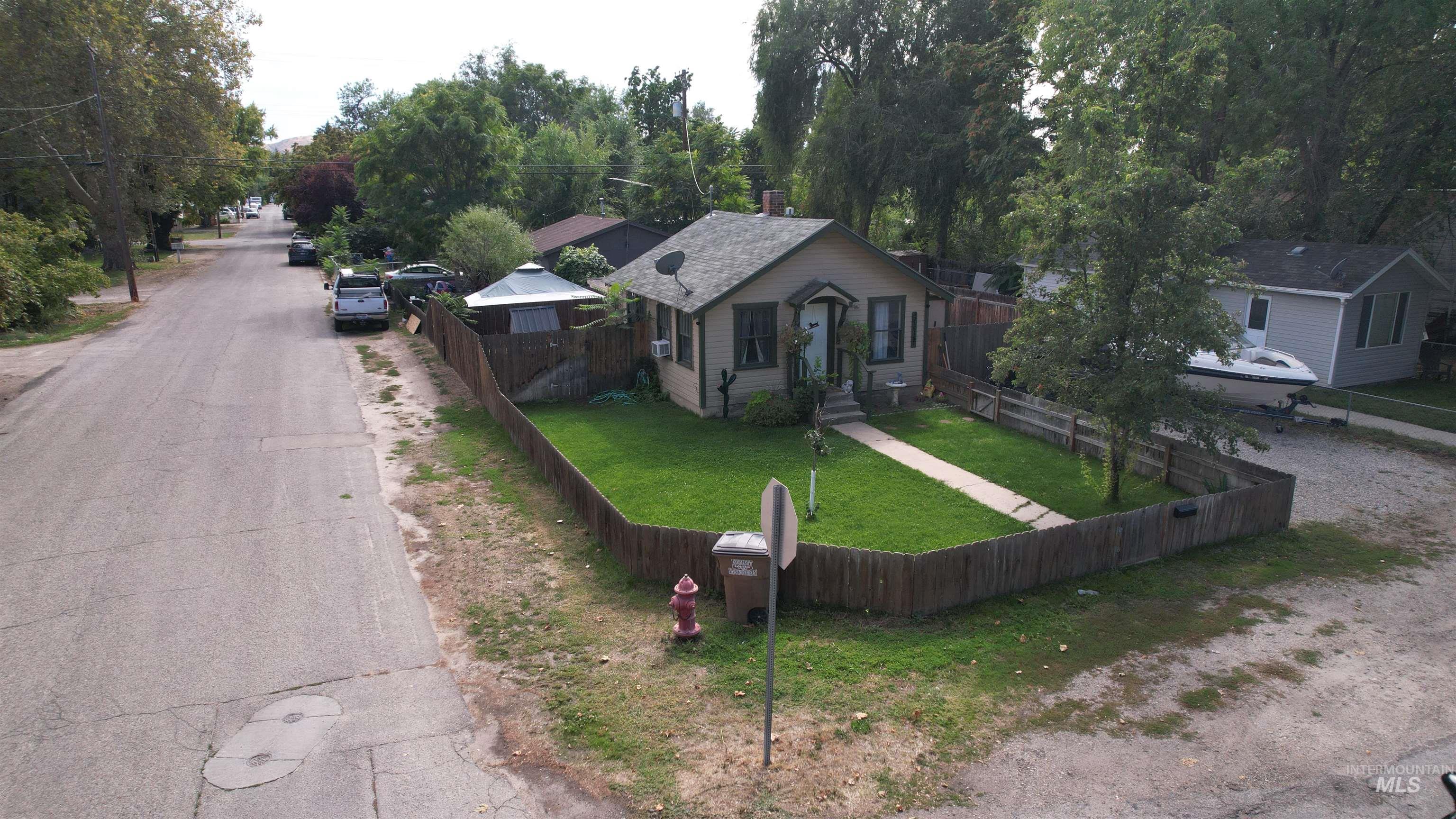 831 E 1st St & 207 S DeClark, Emmett, Idaho 83617, 3 Bedrooms, 2 Bathrooms, Residential For Sale, Price $360,000, 99001207