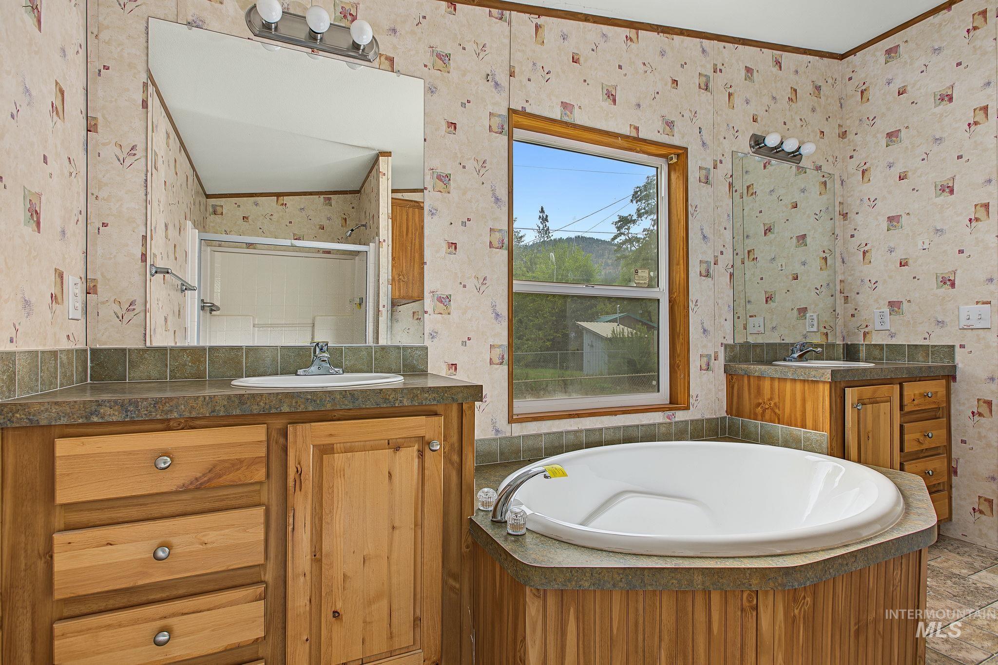 3386 Montana Street, Kamiah, Idaho 83536, 3 Bedrooms, 2 Bathrooms, Residential For Sale, Price $260,000, 99001208