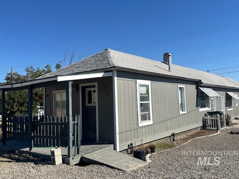 94 N Oneida, Glenns Ferry, Idaho 83623, 3 Bedrooms, 3 Bathrooms, Residential For Sale, Price $279,000, 99001209