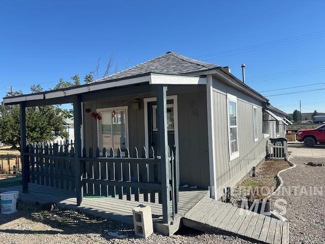 94 N Oneida, Glenns Ferry, Idaho 83623, 3 Bedrooms, 3 Bathrooms, Residential For Sale, Price $279,000, 99001209