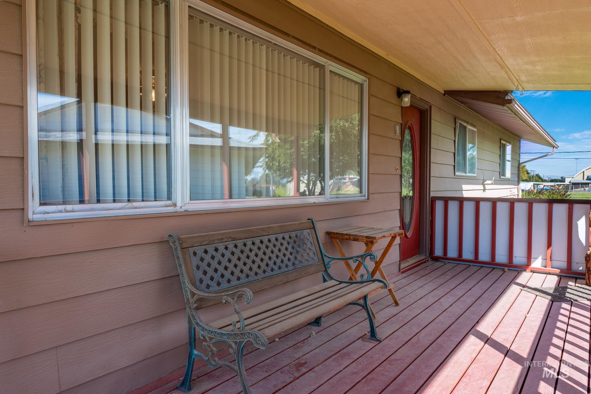 96 NW 12th Street, Ontario, Oregon 97914, 4 Bedrooms, 2 Bathrooms, Residential For Sale, Price $339,000, 99001211