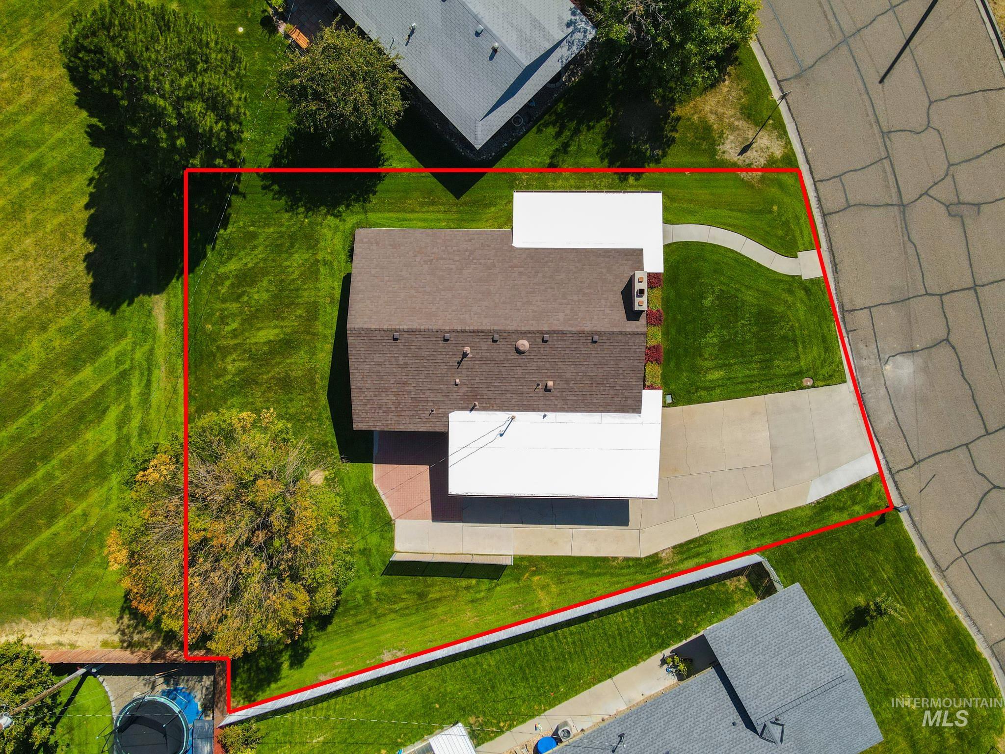 96 NW 12th Street, Ontario, Oregon 97914, 4 Bedrooms, 2 Bathrooms, Residential For Sale, Price $339,000, 99001211