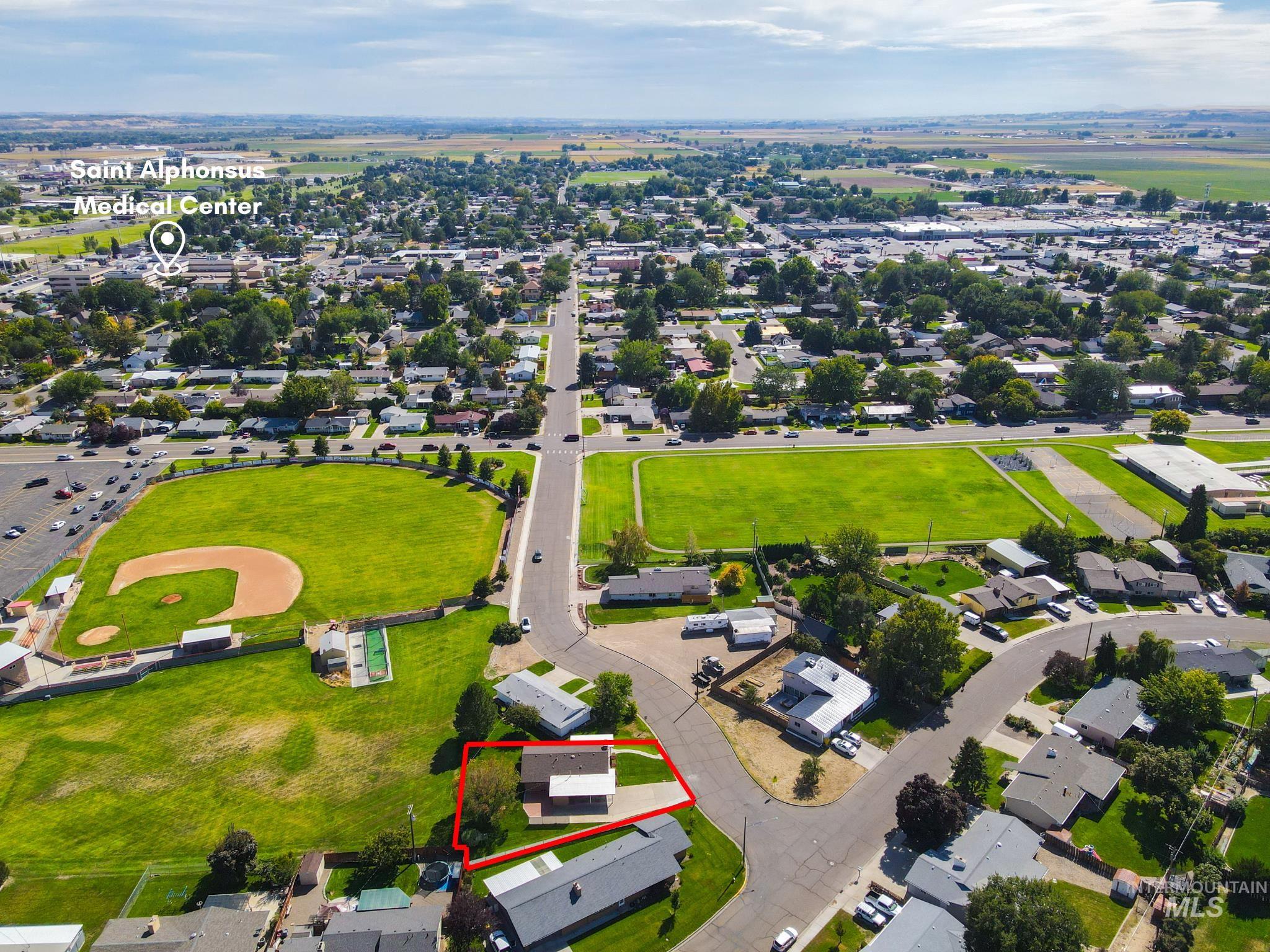 96 NW 12th Street, Ontario, Oregon 97914, 4 Bedrooms, 2 Bathrooms, Residential For Sale, Price $339,000, 99001211