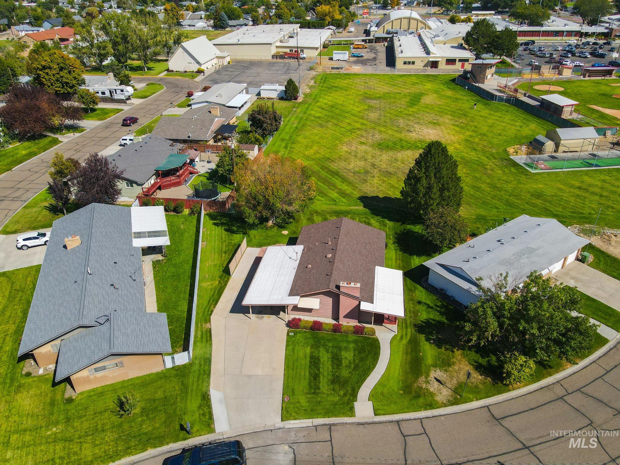 96 NW 12th Street, Ontario, Oregon 97914, 4 Bedrooms, 2 Bathrooms, Residential For Sale, Price $339,000, 99001211