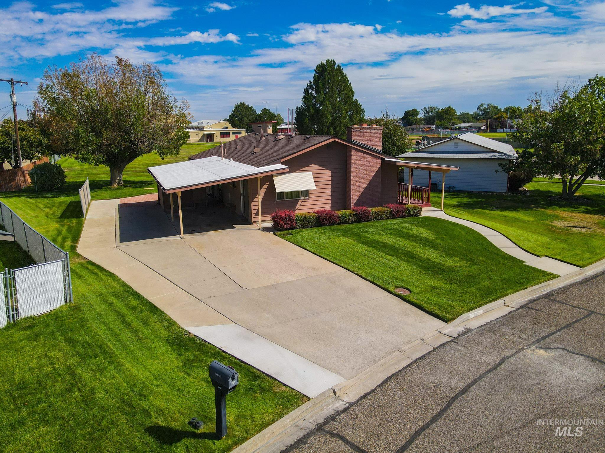 96 NW 12th Street, Ontario, Oregon 97914, 4 Bedrooms, 2 Bathrooms, Residential For Sale, Price $339,000, 99001211