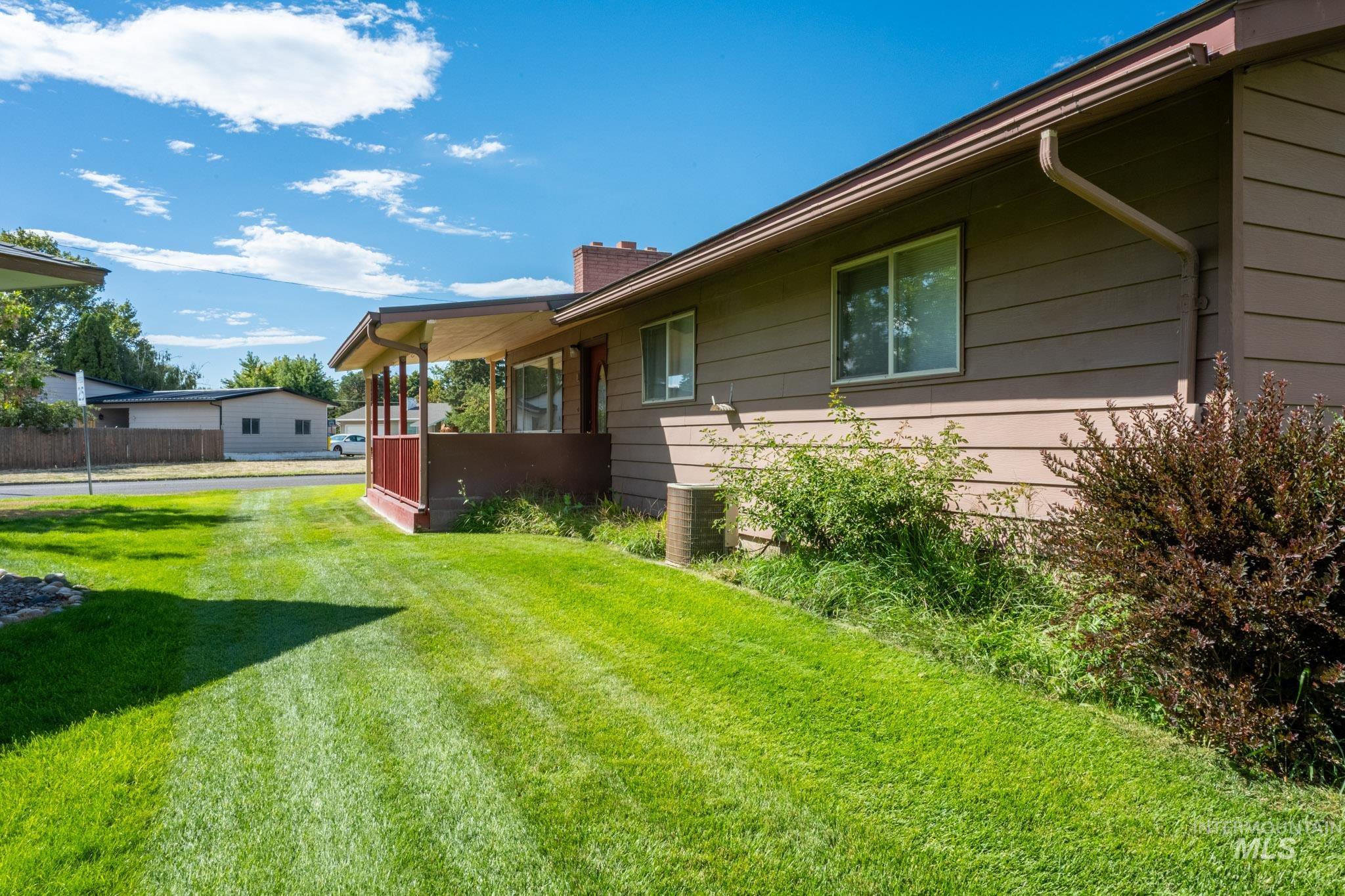 96 NW 12th Street, Ontario, Oregon 97914, 4 Bedrooms, 2 Bathrooms, Residential For Sale, Price $339,000, 99001211