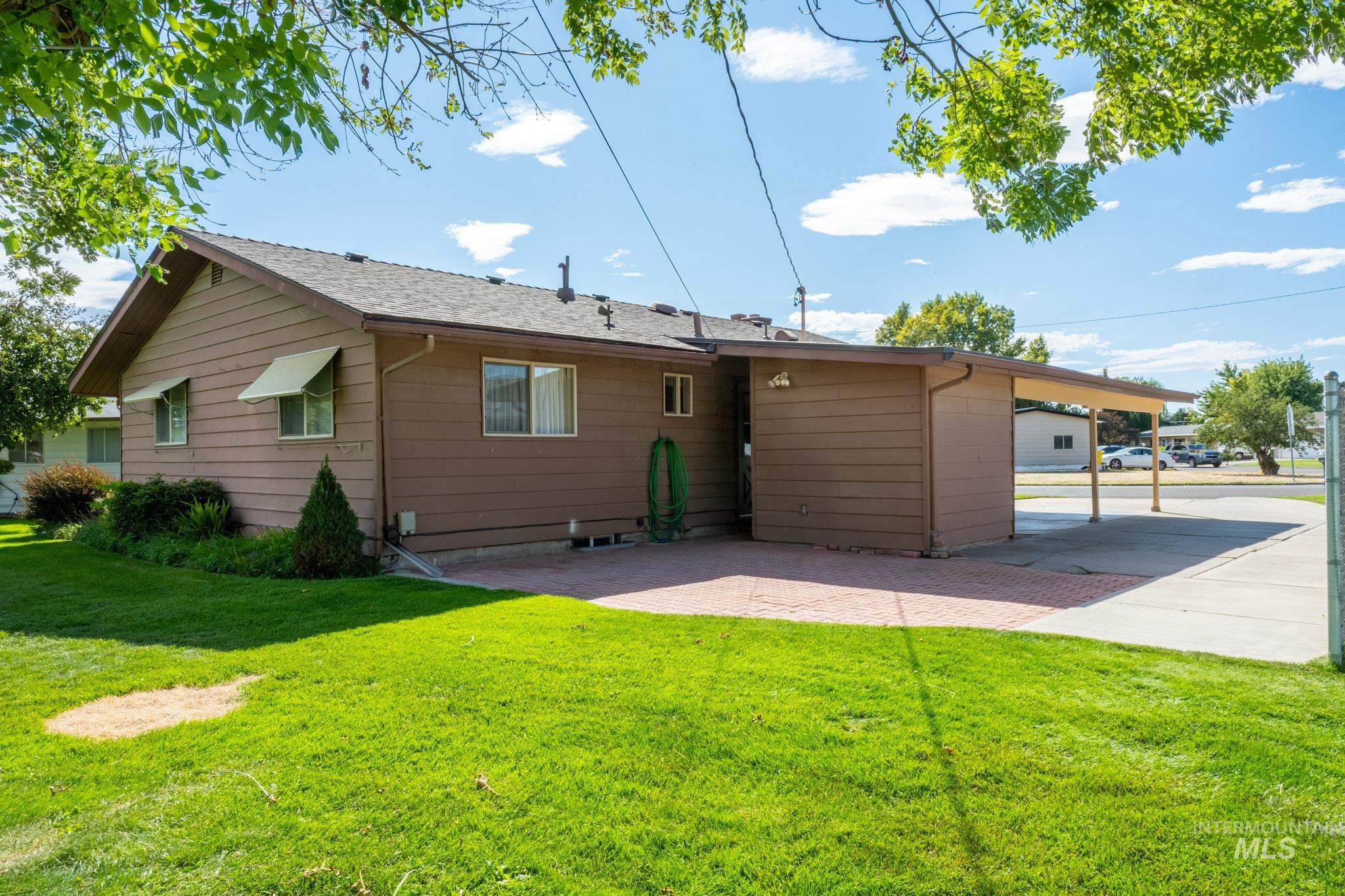 96 NW 12th Street, Ontario, Oregon 97914, 4 Bedrooms, 2 Bathrooms, Residential For Sale, Price $339,000, 99001211