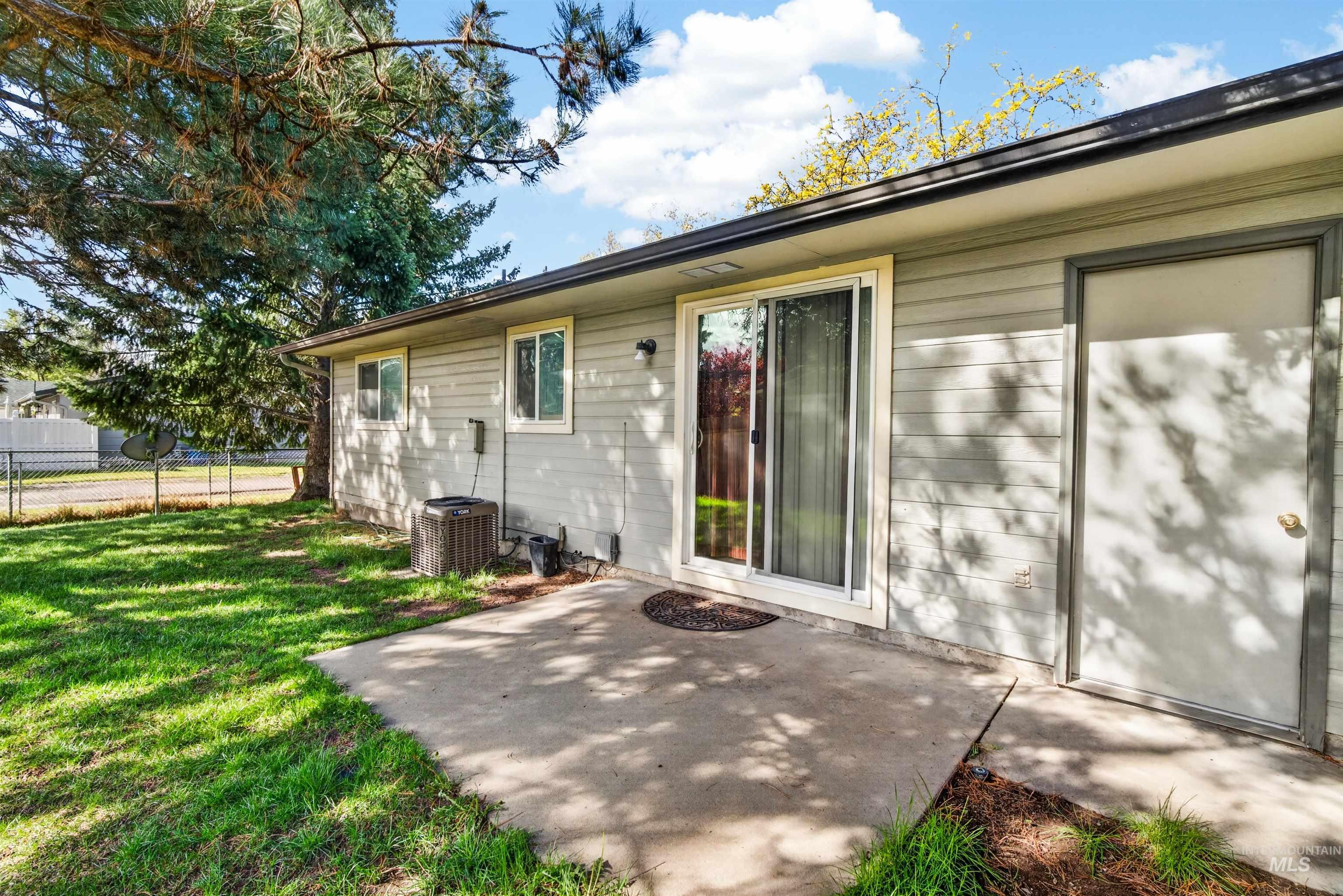 1906 - 1908 N Allumbaugh St, Boise, Idaho 83704, 2 Bedrooms, 1 Bathroom, Residential Income For Sale, Price $509,000, 99001212