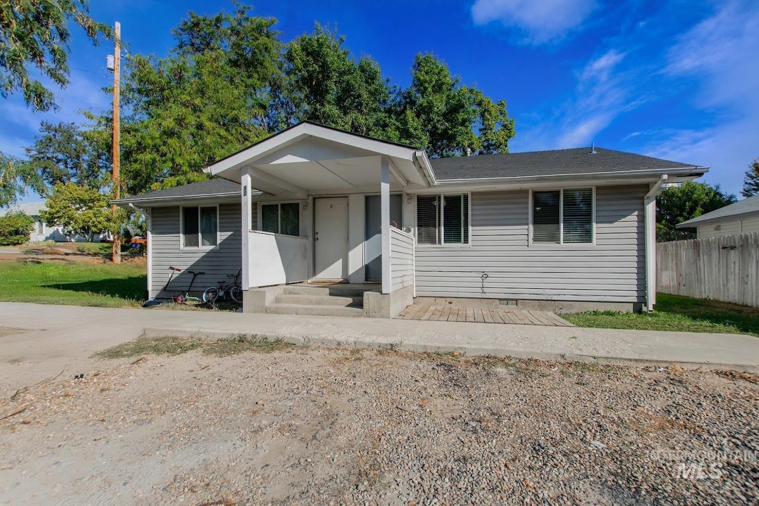 801 E Ball Avenue, Parma, Idaho 83660, 2 Bedrooms, 1 Bathroom, Residential Income For Sale, Price $300,000,MLS 99001214