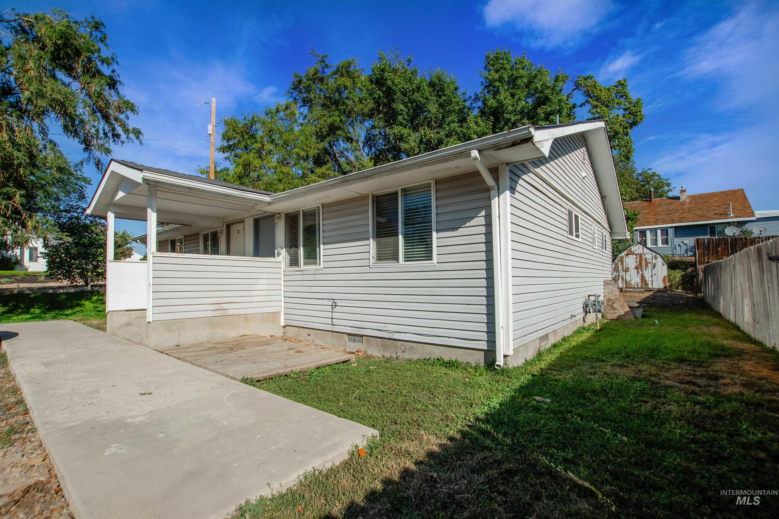 801 E Ball Avenue, Parma, Idaho 83660, 2 Bedrooms, 1 Bathroom, Residential Income For Sale, Price $300,000,MLS 99001214