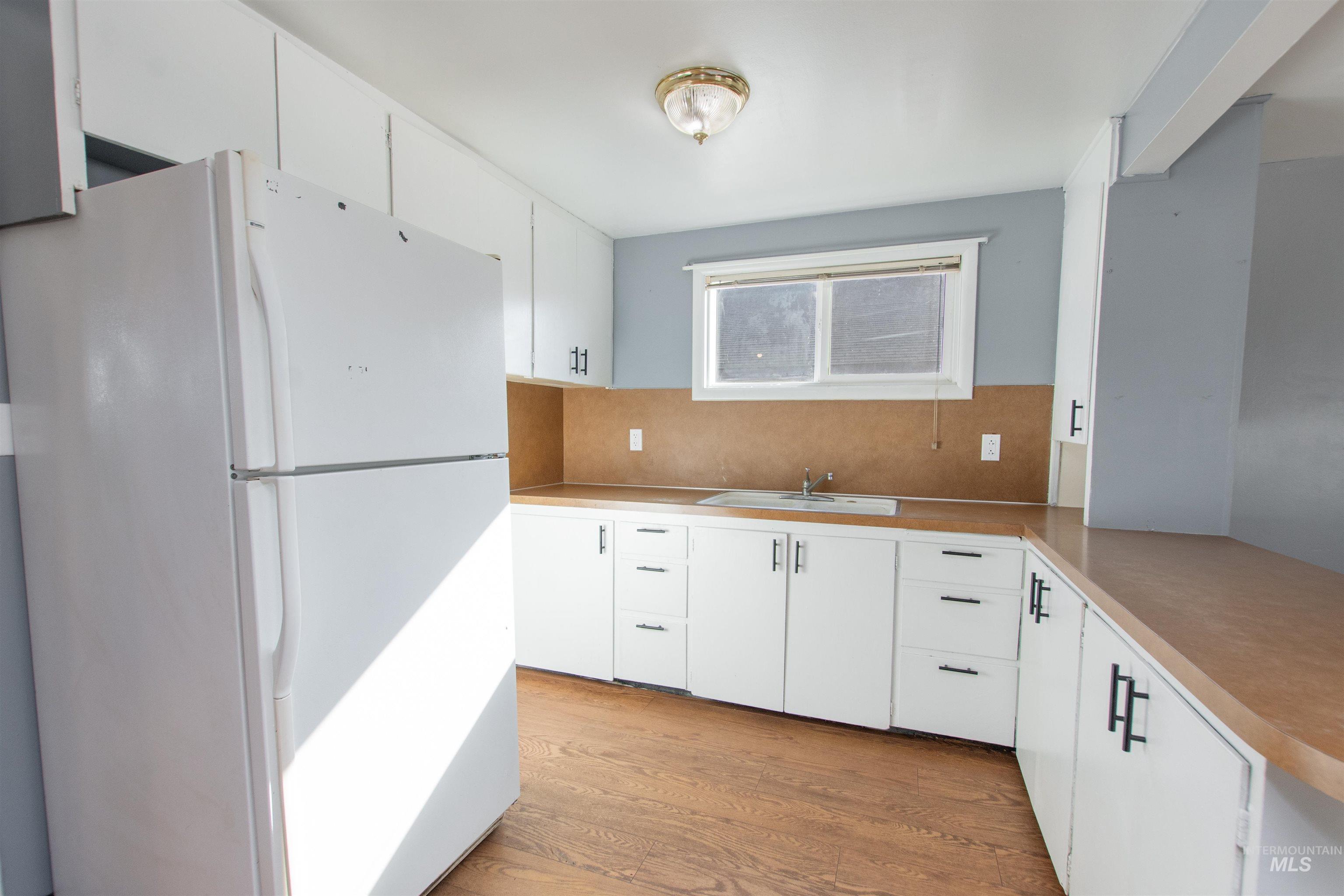 801 E Ball Avenue, Parma, Idaho 83660, 2 Bedrooms, 1 Bathroom, Residential Income For Sale, Price $300,000,MLS 99001214