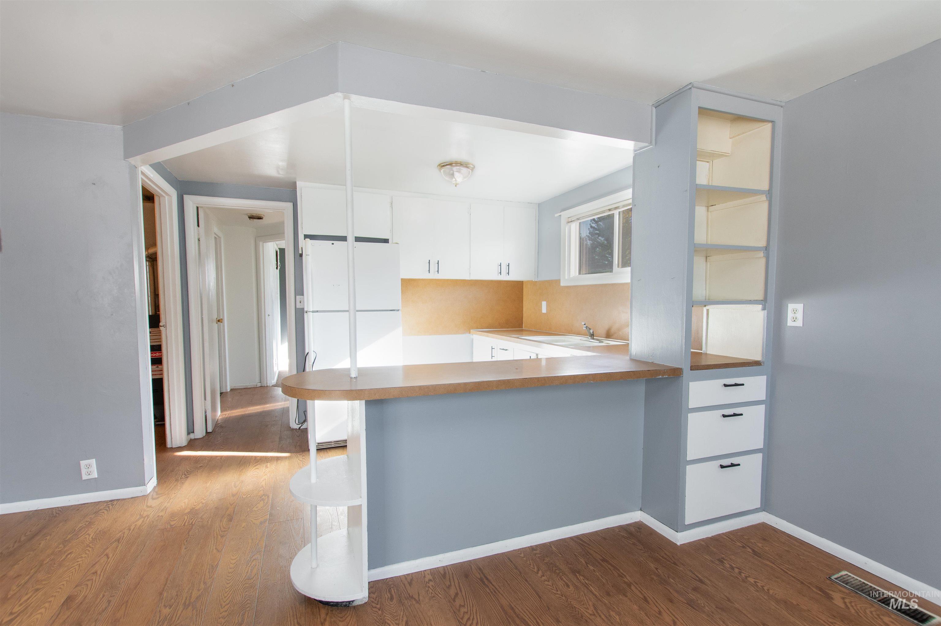 801 E Ball Avenue, Parma, Idaho 83660, 2 Bedrooms, 1 Bathroom, Residential Income For Sale, Price $300,000,MLS 99001214