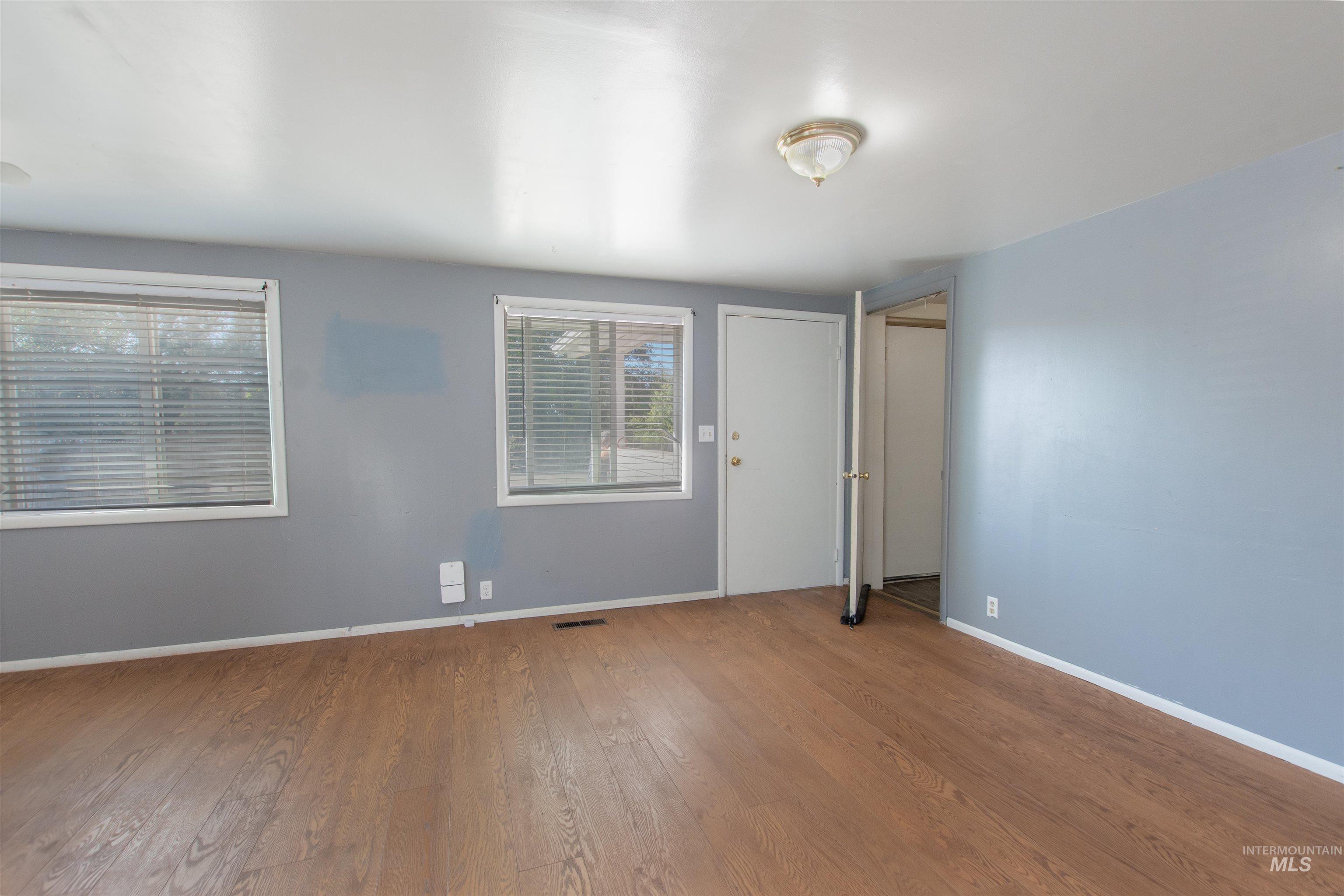 801 E Ball Avenue, Parma, Idaho 83660, 2 Bedrooms, 1 Bathroom, Residential Income For Sale, Price $300,000,MLS 99001214