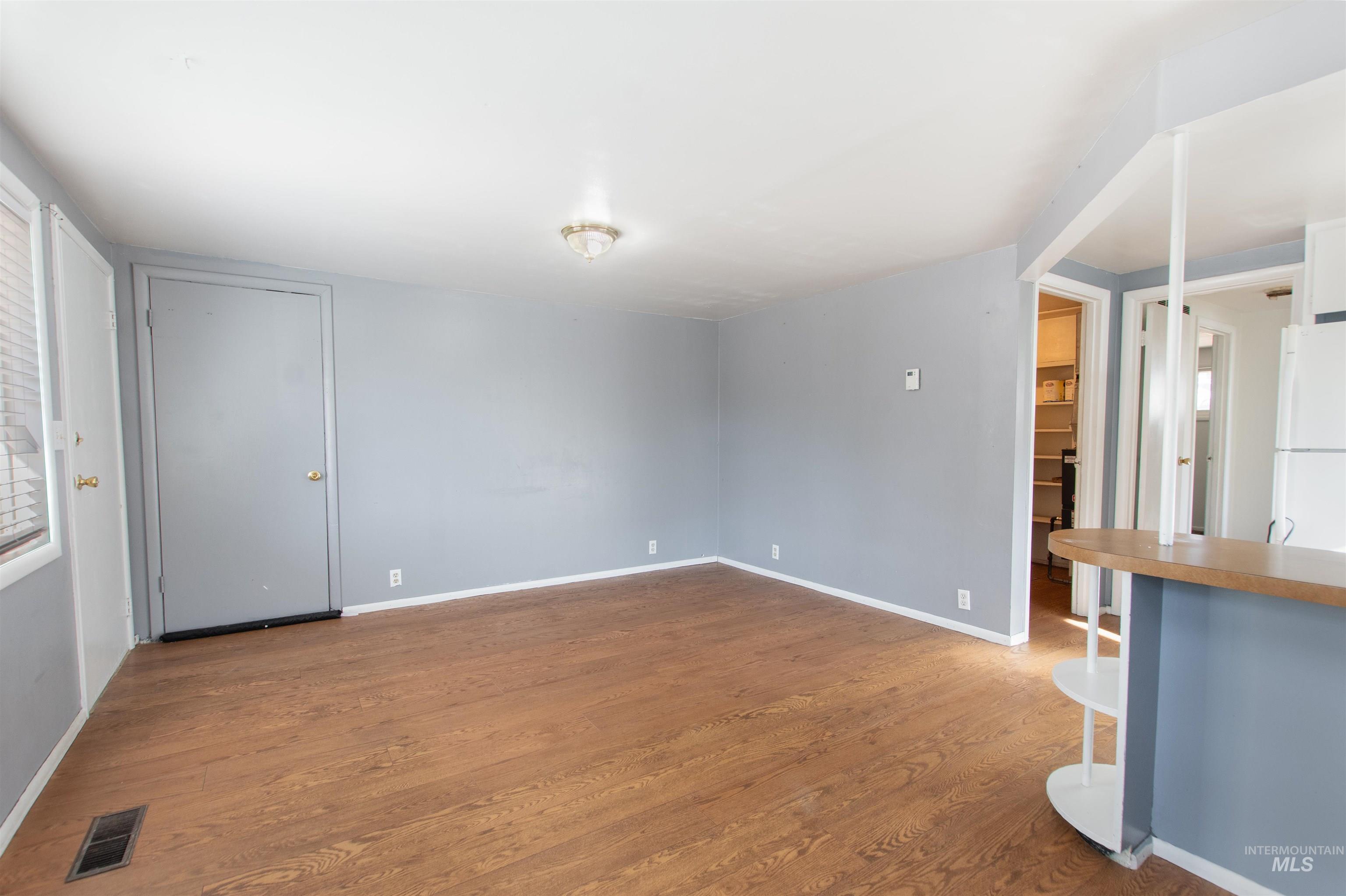 801 E Ball Avenue, Parma, Idaho 83660, 2 Bedrooms, 1 Bathroom, Residential Income For Sale, Price $300,000,MLS 99001214