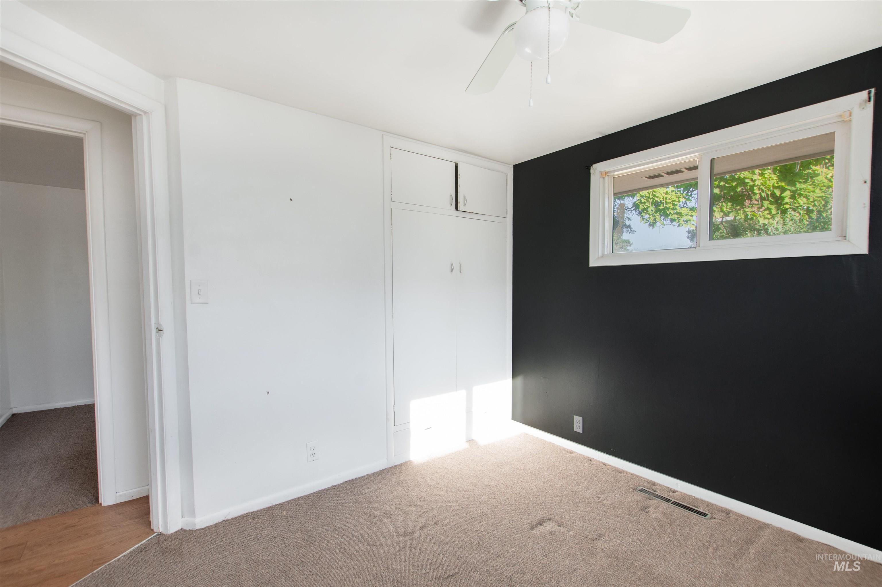 801 E Ball Avenue, Parma, Idaho 83660, 2 Bedrooms, 1 Bathroom, Residential Income For Sale, Price $300,000,MLS 99001214