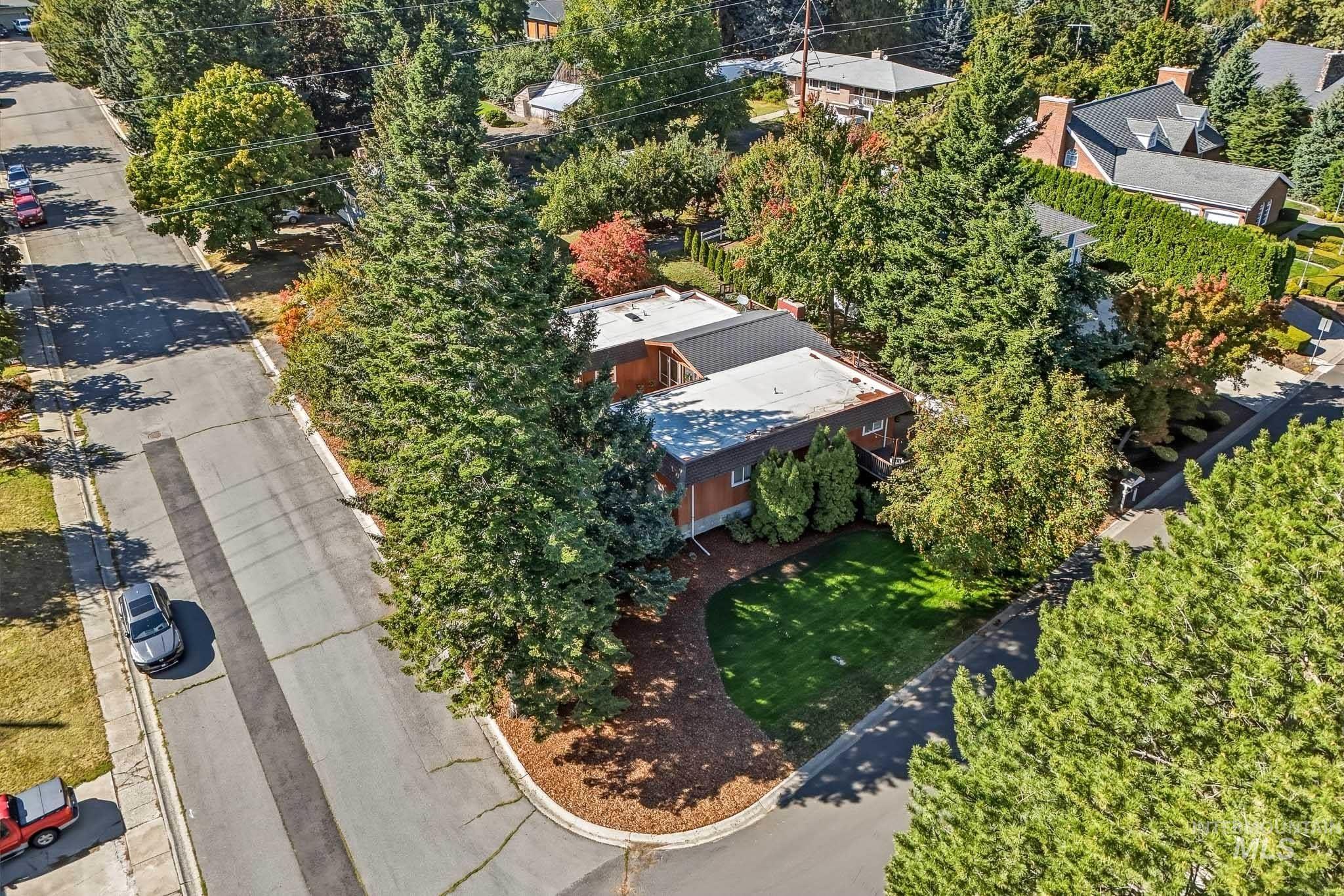 846 Nylarol Street, Moscow, Idaho 83843, 4 Bedrooms, 3 Bathrooms, Residential For Sale, Price $590,000, 99001215