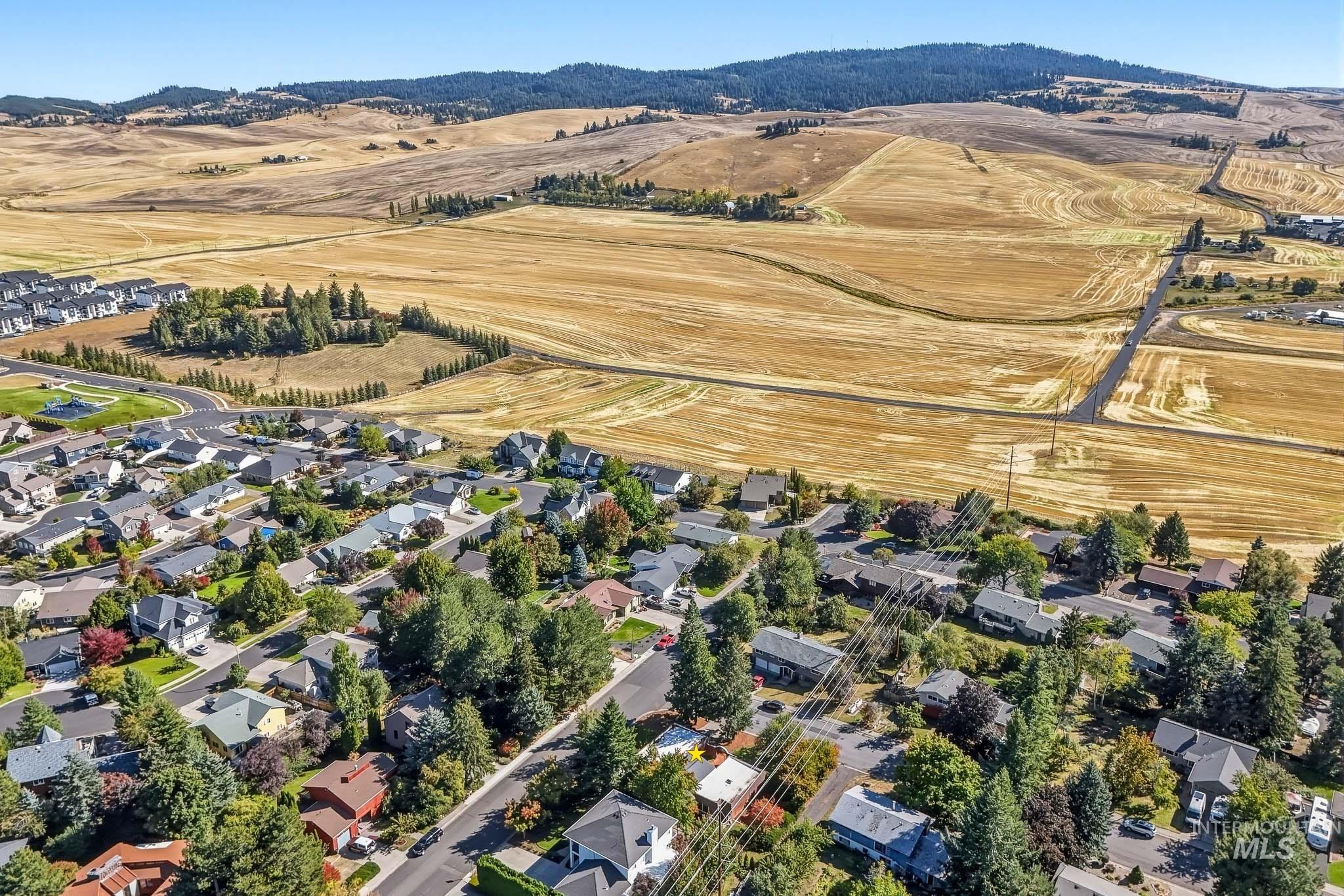 846 Nylarol Street, Moscow, Idaho 83843, 4 Bedrooms, 3 Bathrooms, Residential For Sale, Price $590,000, 99001215