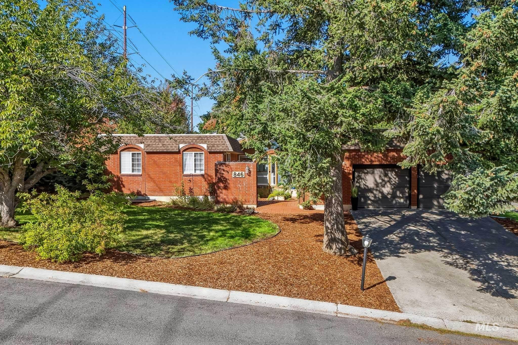 846 Nylarol Street, Moscow, Idaho 83843, 4 Bedrooms, 3 Bathrooms, Residential For Sale, Price $590,000, 99001215