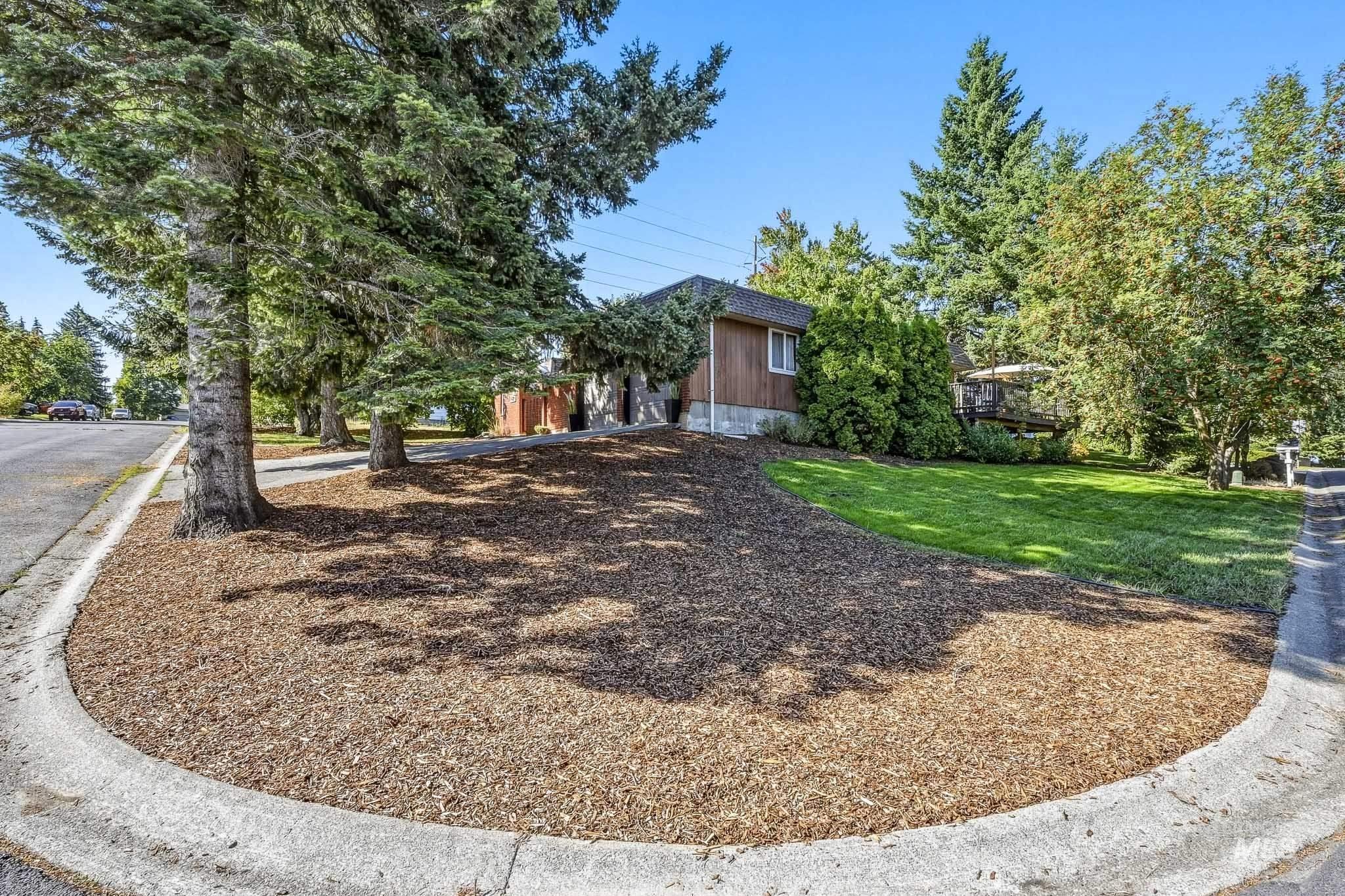 846 Nylarol Street, Moscow, Idaho 83843, 4 Bedrooms, 3 Bathrooms, Residential For Sale, Price $590,000, 99001215