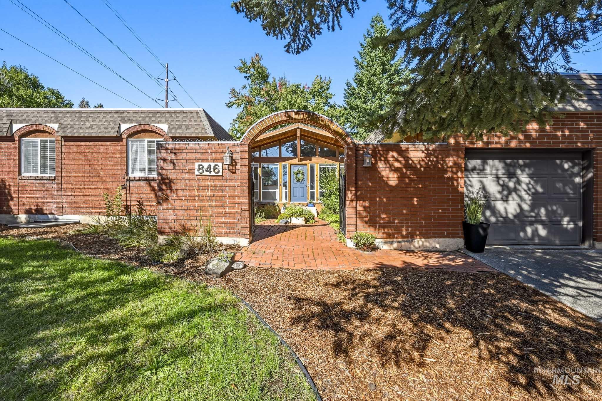 846 Nylarol Street, Moscow, Idaho 83843, 4 Bedrooms, 3 Bathrooms, Residential For Sale, Price $590,000, 99001215