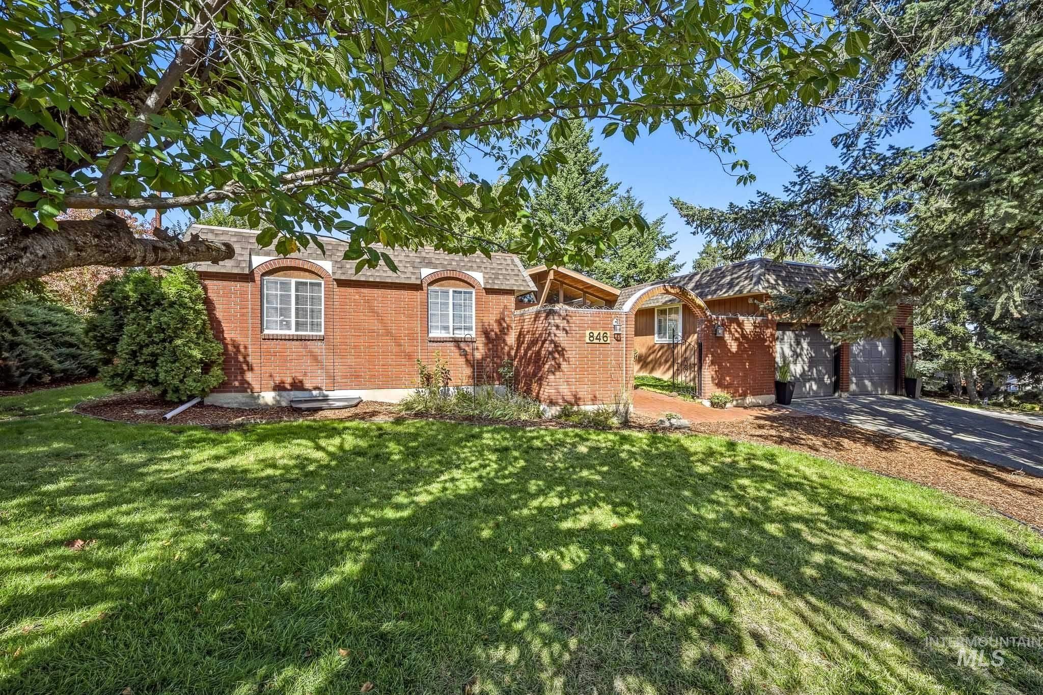 846 Nylarol Street, Moscow, Idaho 83843, 4 Bedrooms, 3 Bathrooms, Residential For Sale, Price $590,000, 99001215