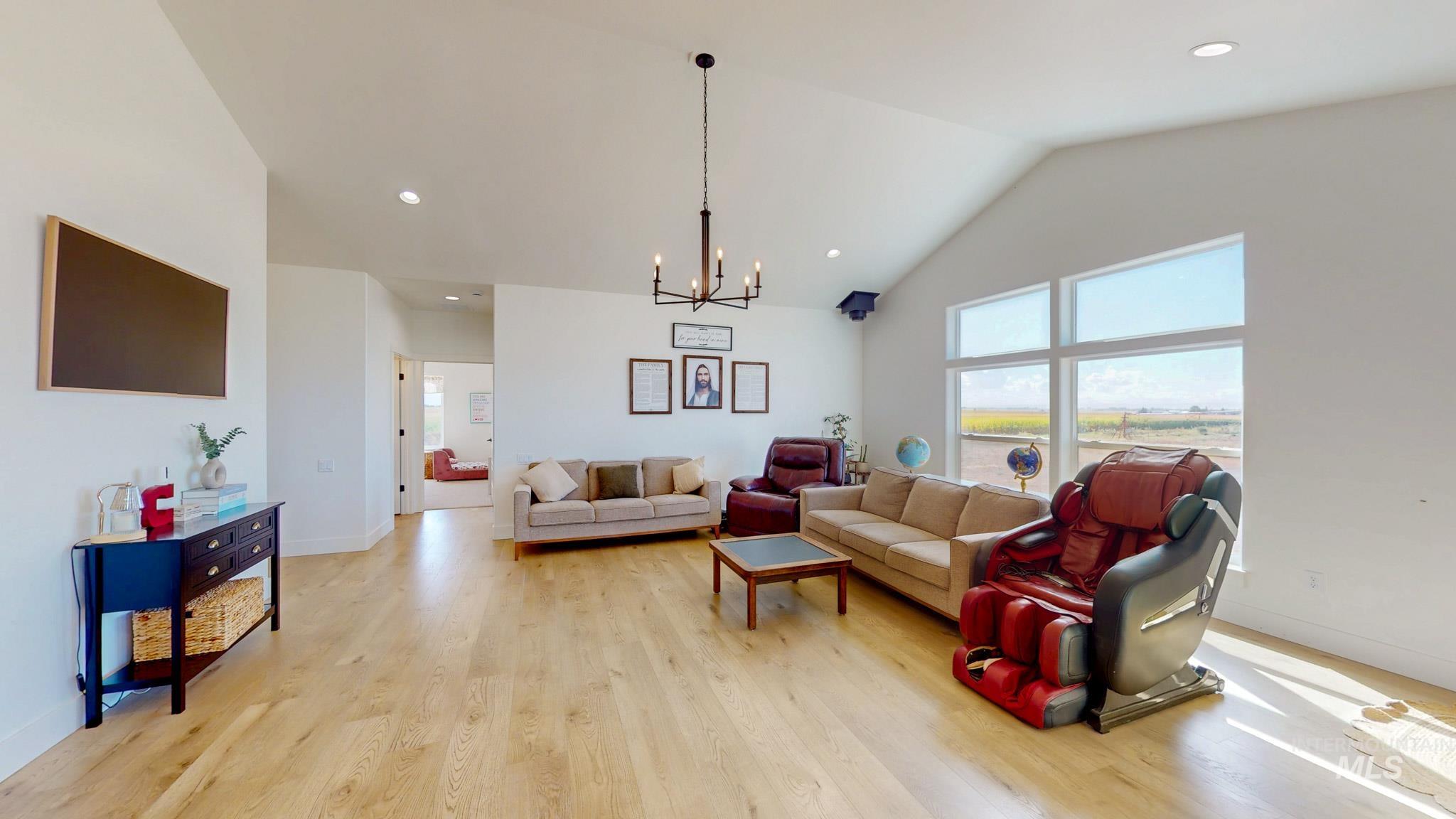29 W 400 N, Jerome, Idaho 83338, 3 Bedrooms, 3 Bathrooms, Residential For Sale, Price $590,000, 99001216