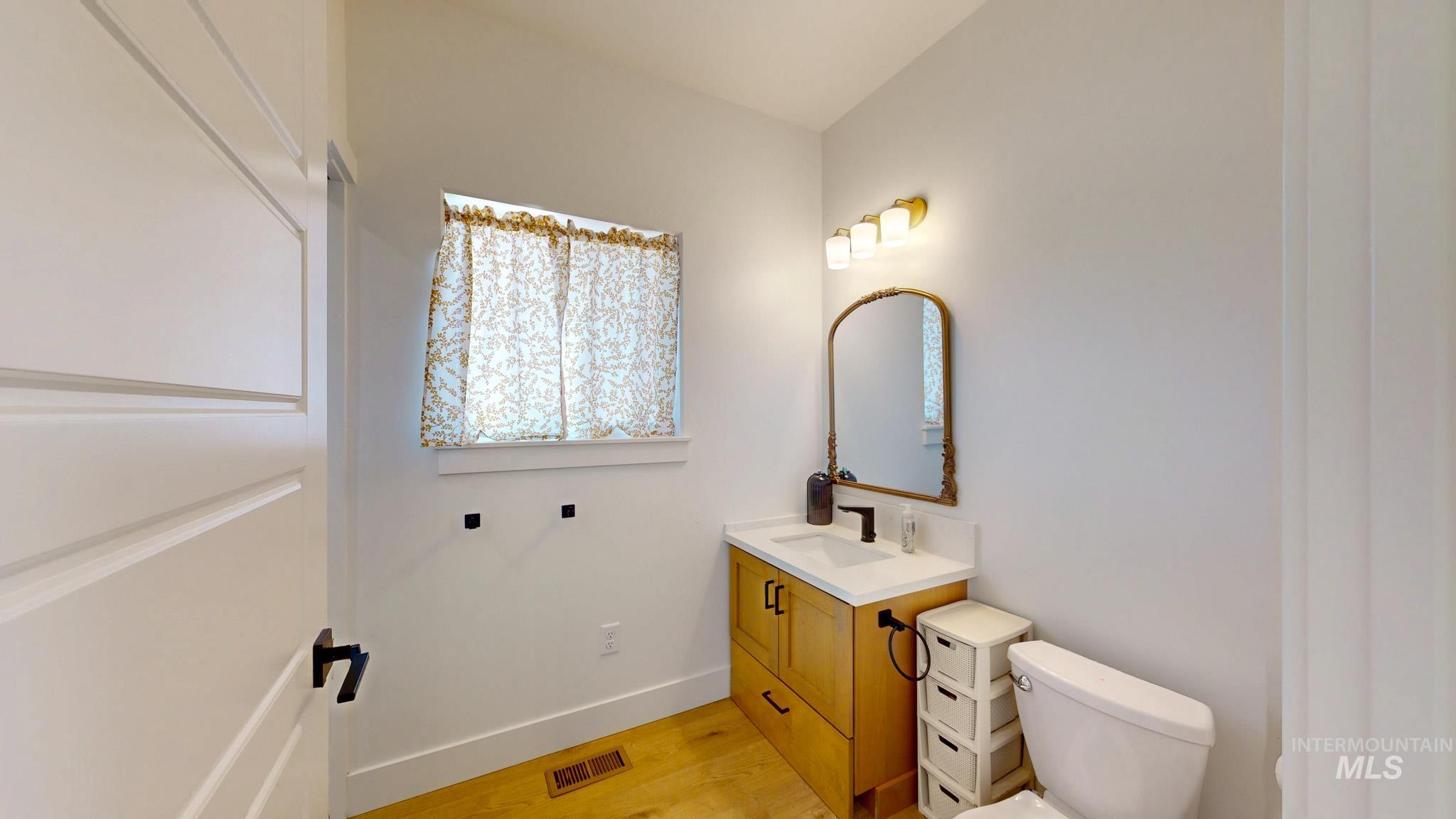 29 W 400 N, Jerome, Idaho 83338, 3 Bedrooms, 3 Bathrooms, Residential For Sale, Price $590,000, 99001216