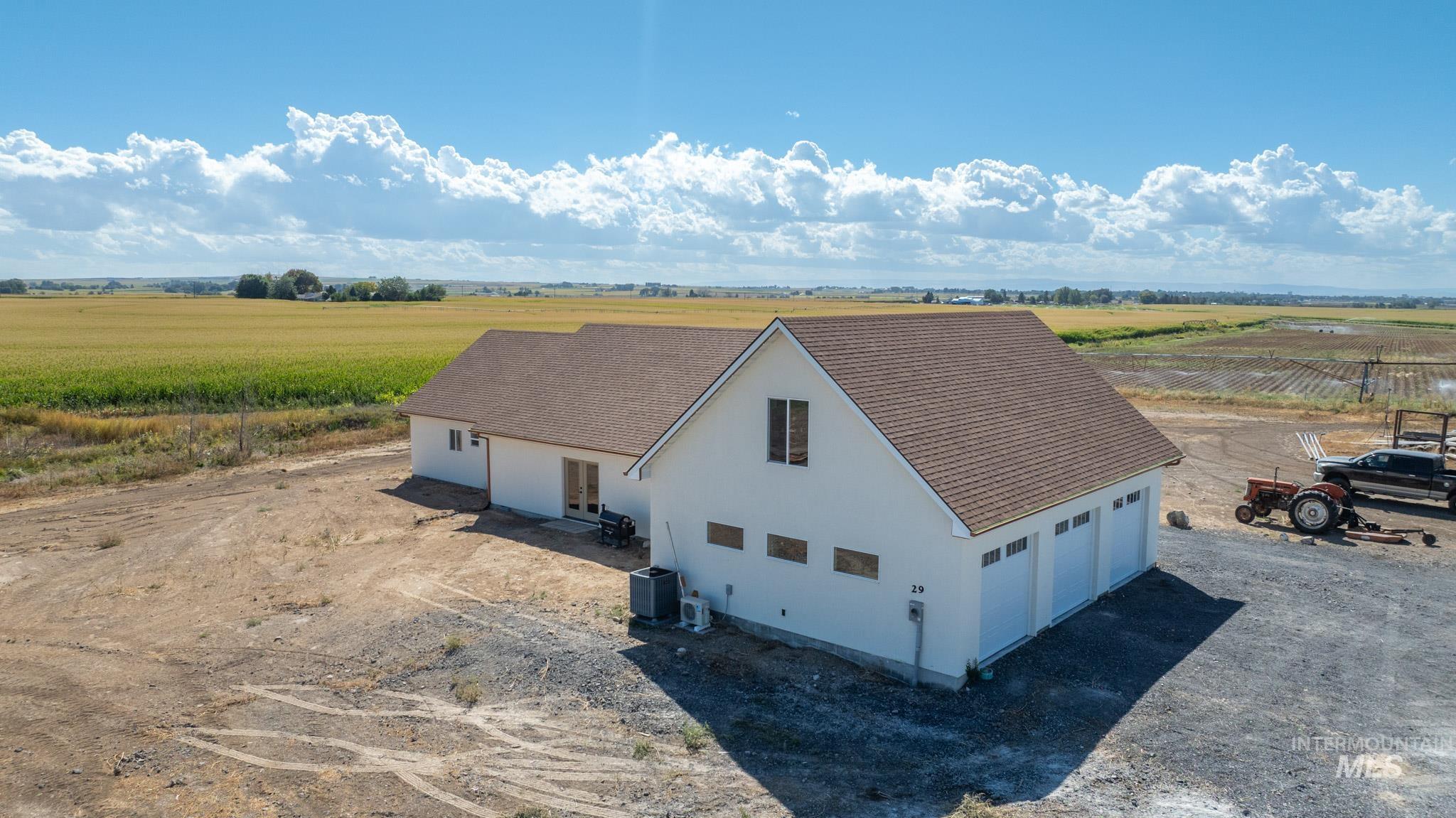 29 W 400 N, Jerome, Idaho 83338, 3 Bedrooms, 3 Bathrooms, Residential For Sale, Price $590,000, 99001216