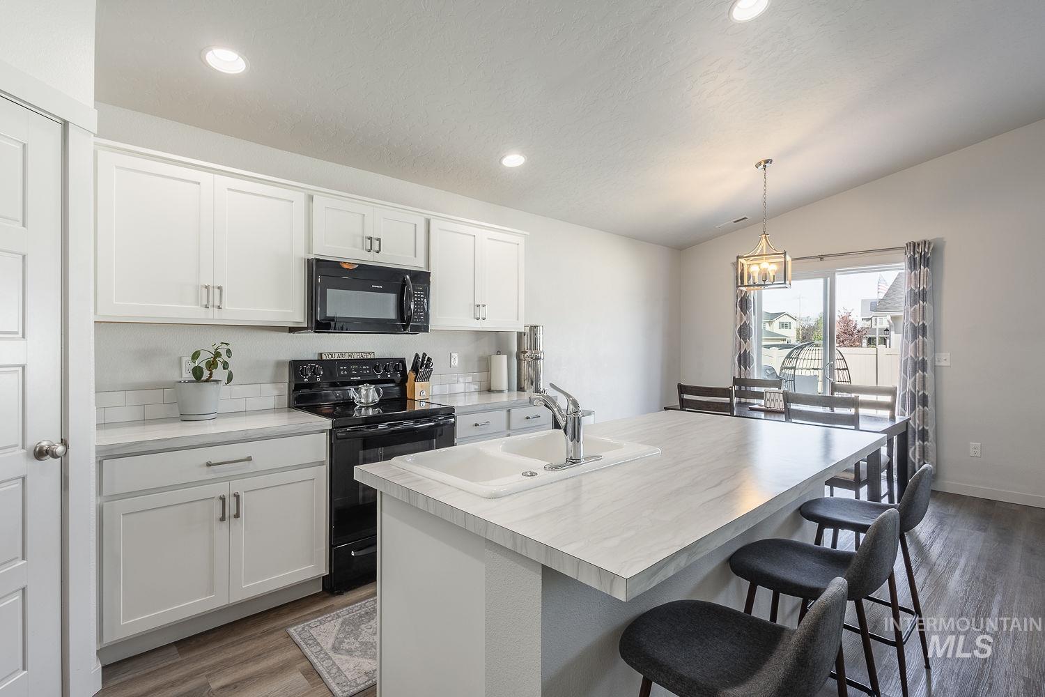 16924 N Lowerfield Loop, Nampa, Idaho 83687, 3 Bedrooms, 2 Bathrooms, Residential For Sale, Price $409,990, 99001218