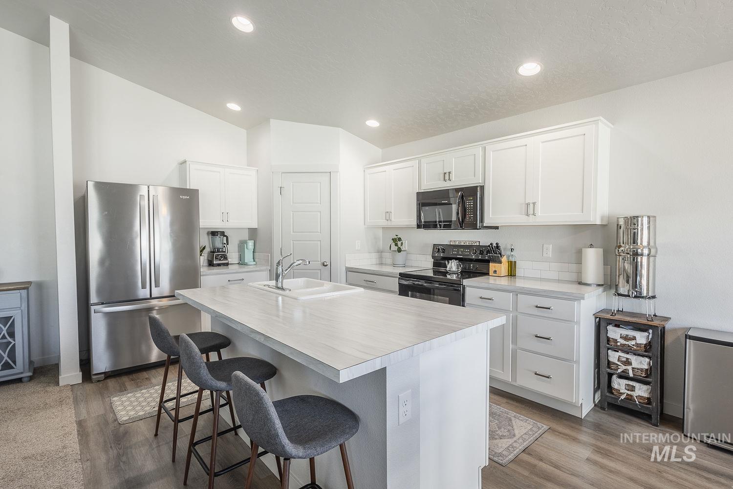 16924 N Lowerfield Loop, Nampa, Idaho 83687, 3 Bedrooms, 2 Bathrooms, Residential For Sale, Price $409,990, 99001218