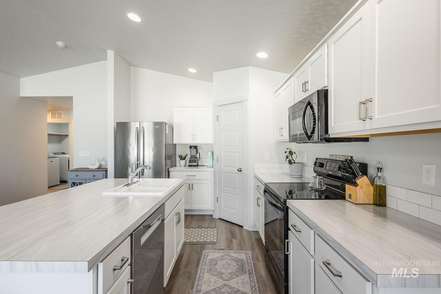 16924 N Lowerfield Loop, Nampa, Idaho 83687, 3 Bedrooms, 2 Bathrooms, Residential For Sale, Price $409,990, 99001218
