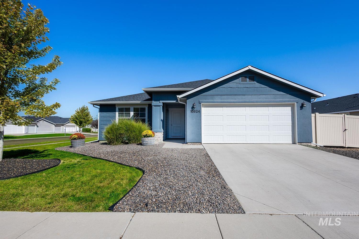 16924 N Lowerfield Loop, Nampa, Idaho 83687, 3 Bedrooms, 2 Bathrooms, Residential For Sale, Price $409,990, 99001218