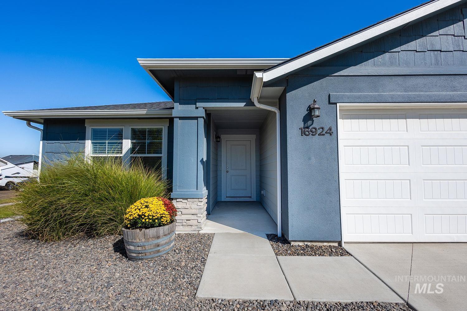 16924 N Lowerfield Loop, Nampa, Idaho 83687, 3 Bedrooms, 2 Bathrooms, Residential For Sale, Price $409,990, 99001218