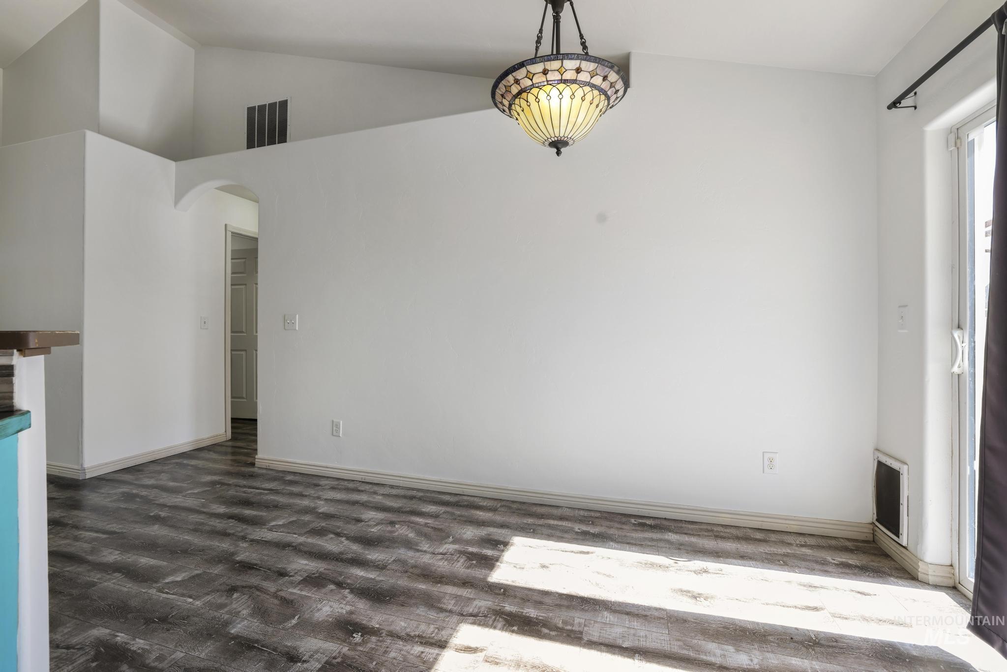 656 Braden Ct, Twin Falls, Idaho 83301, 4 Bedrooms, 2 Bathrooms, Residential For Sale, Price $359,900, 99001219