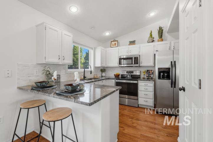 10112 W Jewell St., Boise, Idaho 83704, 3 Bedrooms, 2 Bathrooms, Residential For Sale, Price $422,500, 99001220