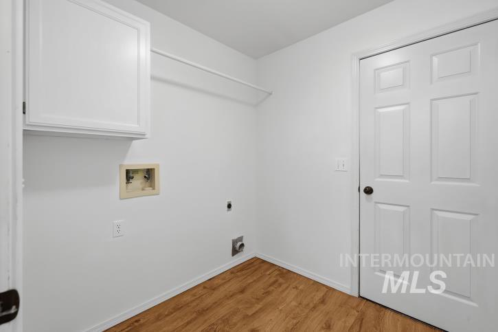 10112 W Jewell St., Boise, Idaho 83704, 3 Bedrooms, 2 Bathrooms, Residential For Sale, Price $422,500, 99001220