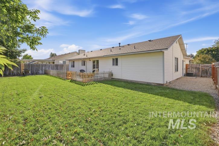10112 W Jewell St., Boise, Idaho 83704, 3 Bedrooms, 2 Bathrooms, Residential For Sale, Price $422,500, 99001220