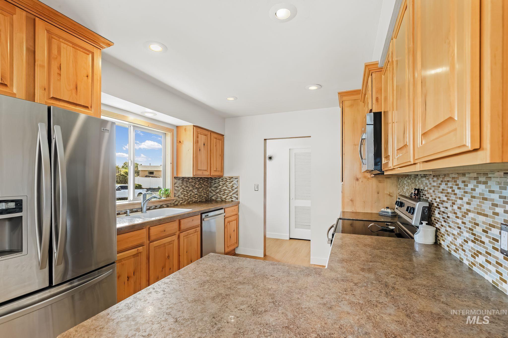 2621 Willow Dr., Lewiston, Idaho 83501, 3 Bedrooms, 3 Bathrooms, Residential For Sale, Price $449,000, 99001222