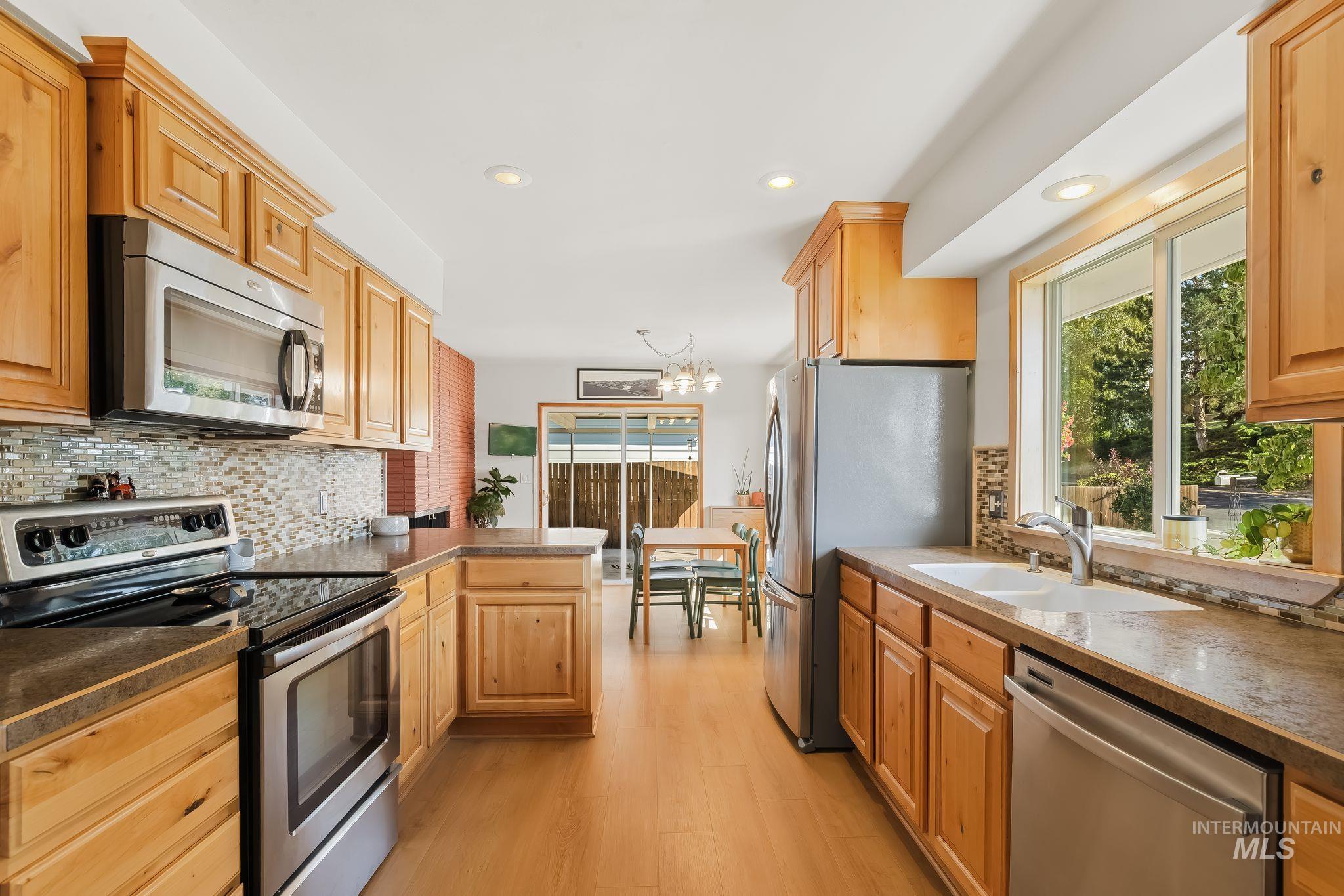 2621 Willow Dr., Lewiston, Idaho 83501, 3 Bedrooms, 3 Bathrooms, Residential For Sale, Price $449,000, 99001222
