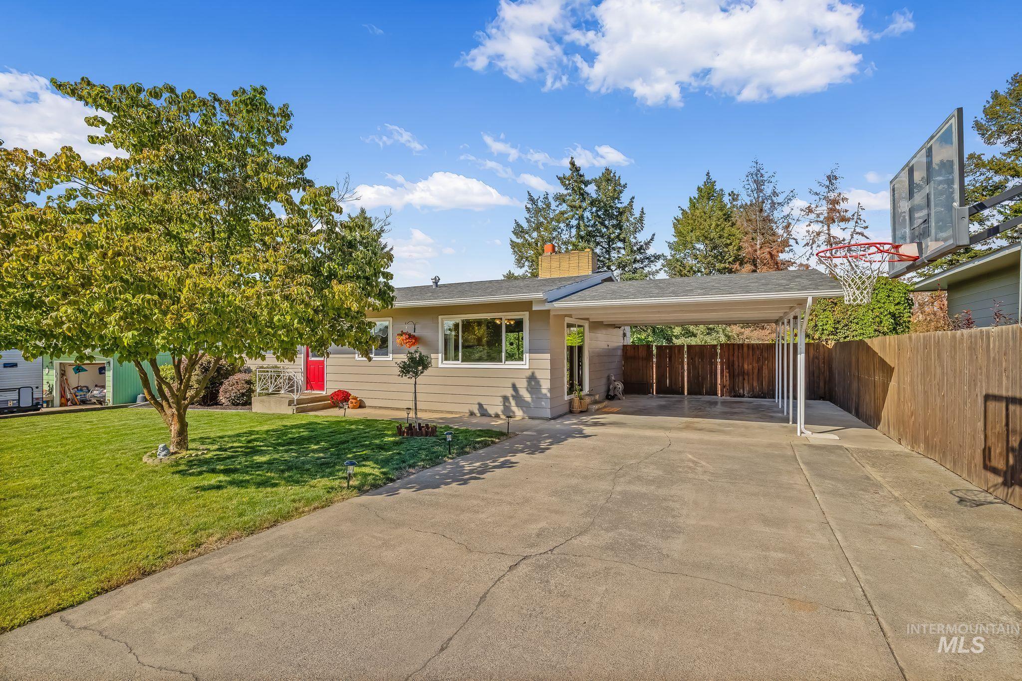 2621 Willow Dr., Lewiston, Idaho 83501, 3 Bedrooms, 3 Bathrooms, Residential For Sale, Price $449,000, 99001222